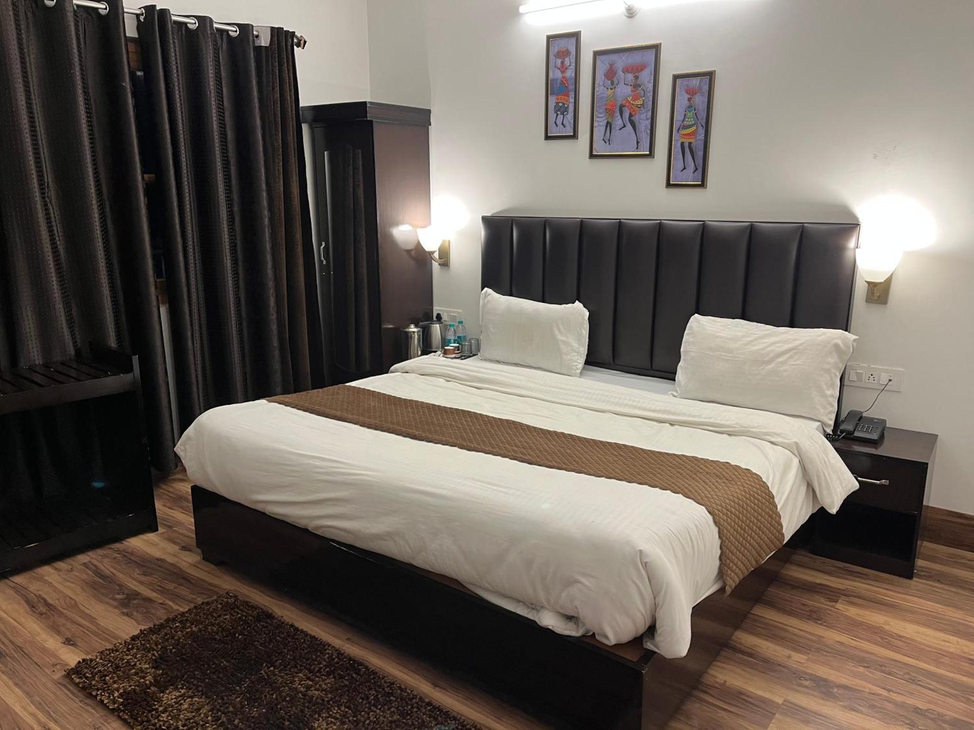 נייניטל Cedar Woods Resort By Heyan Hotels מראה חיצוני תמונה