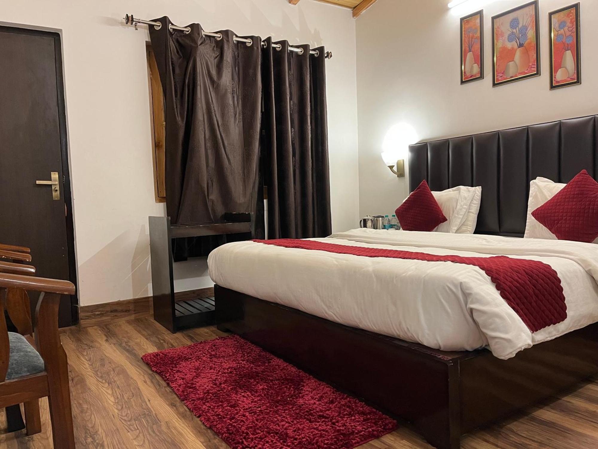 נייניטל Cedar Woods Resort By Heyan Hotels מראה חיצוני תמונה