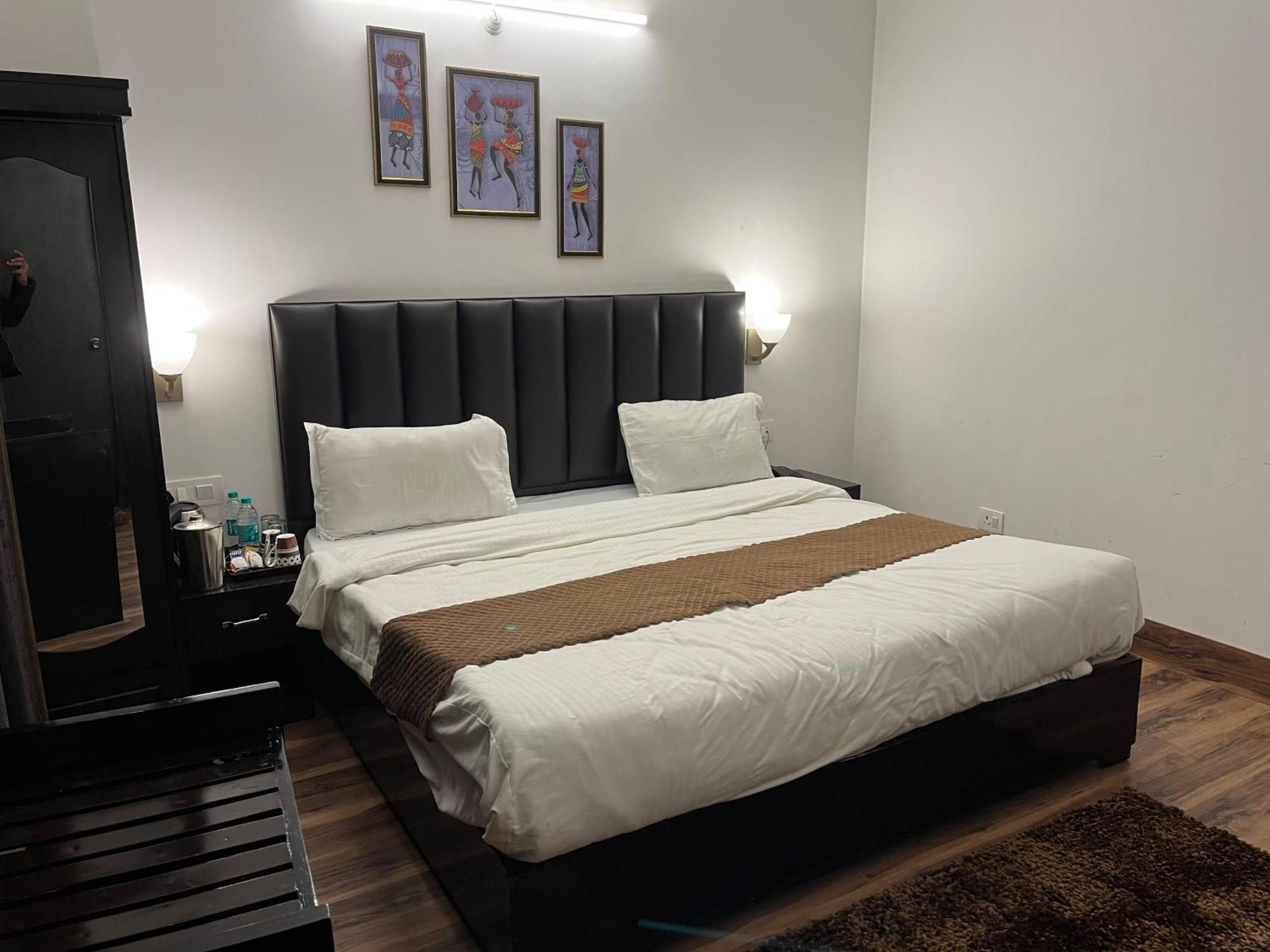 נייניטל Cedar Woods Resort By Heyan Hotels מראה חיצוני תמונה