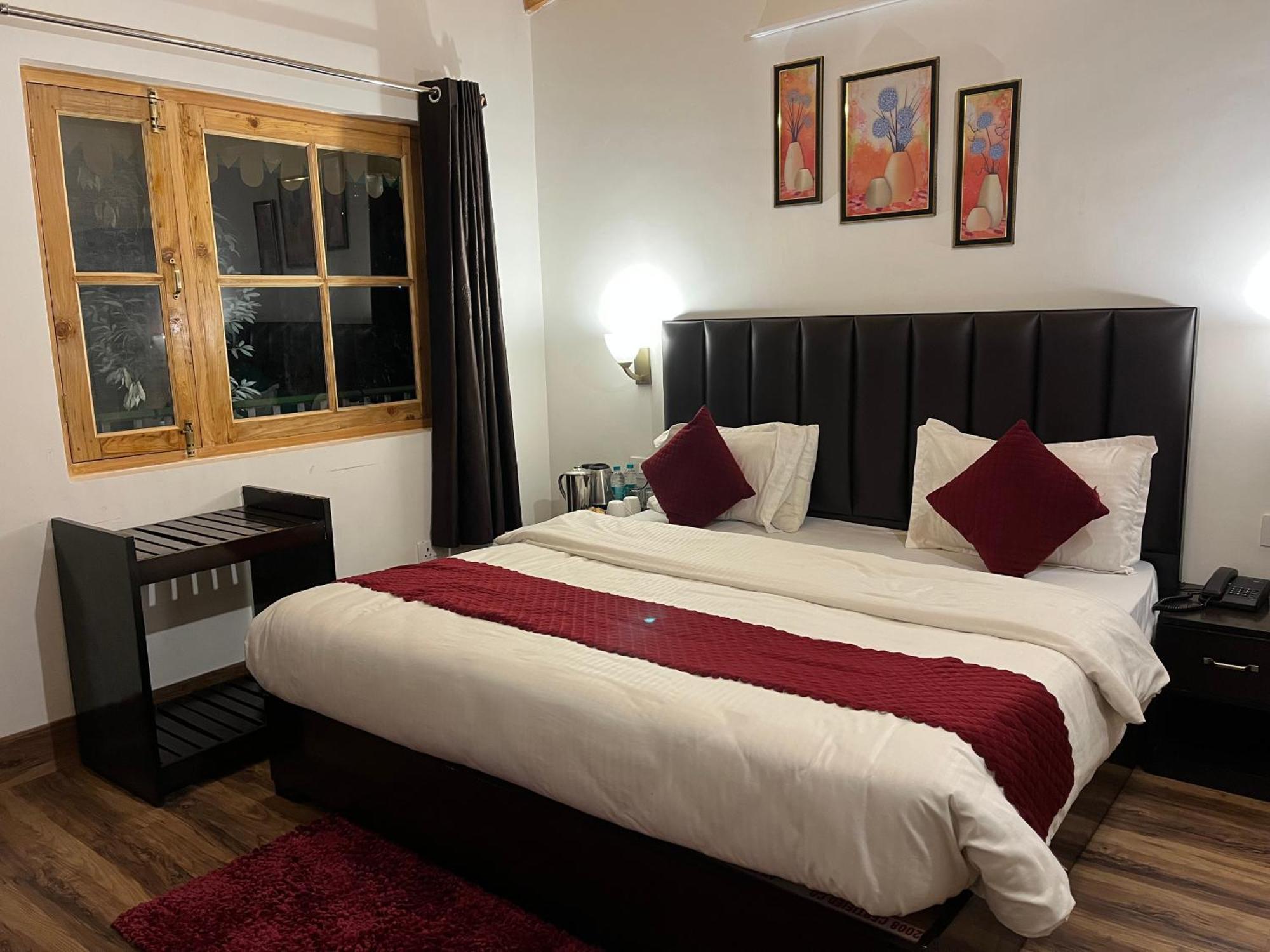 נייניטל Cedar Woods Resort By Heyan Hotels מראה חיצוני תמונה