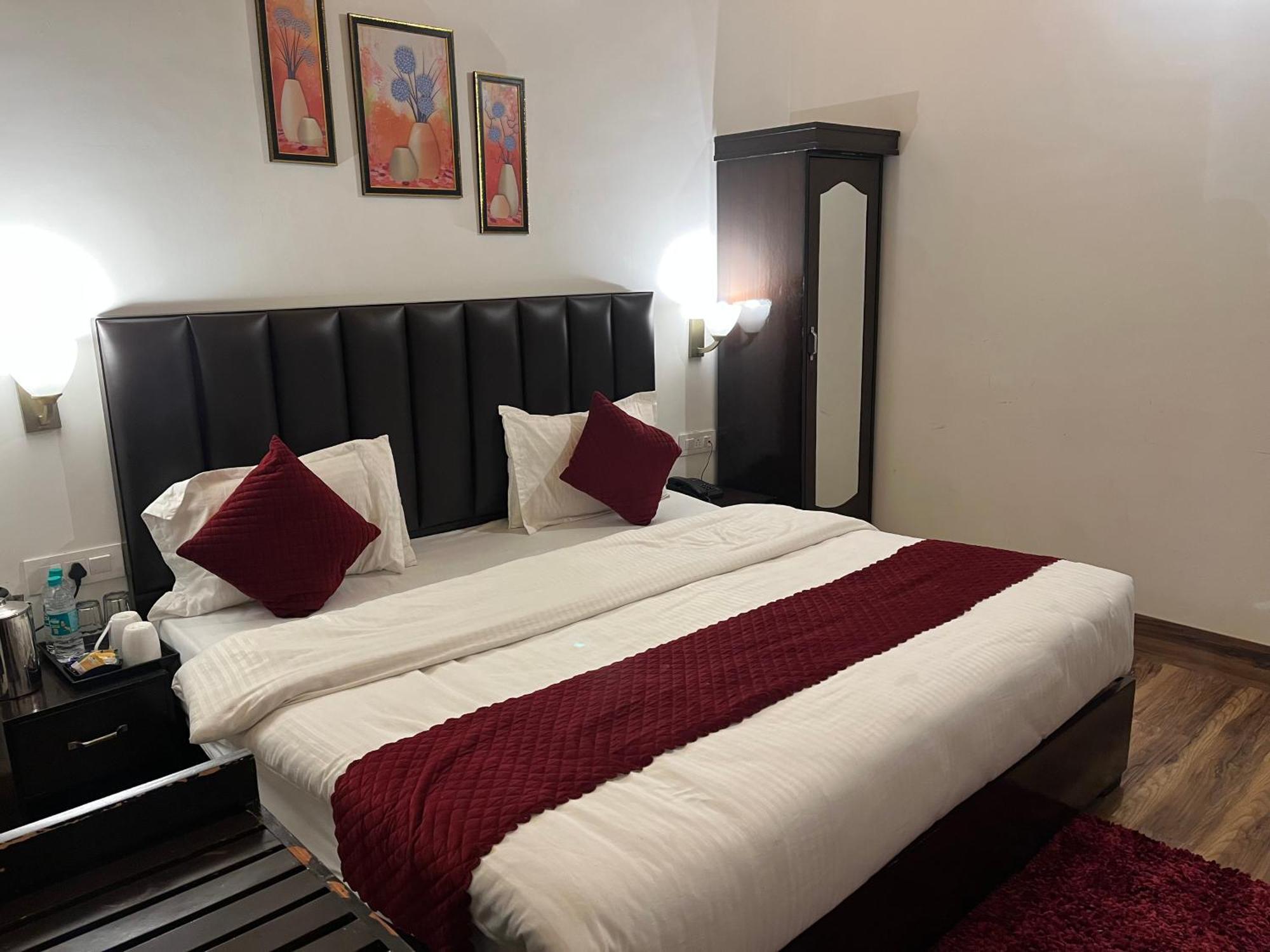 נייניטל Cedar Woods Resort By Heyan Hotels מראה חיצוני תמונה