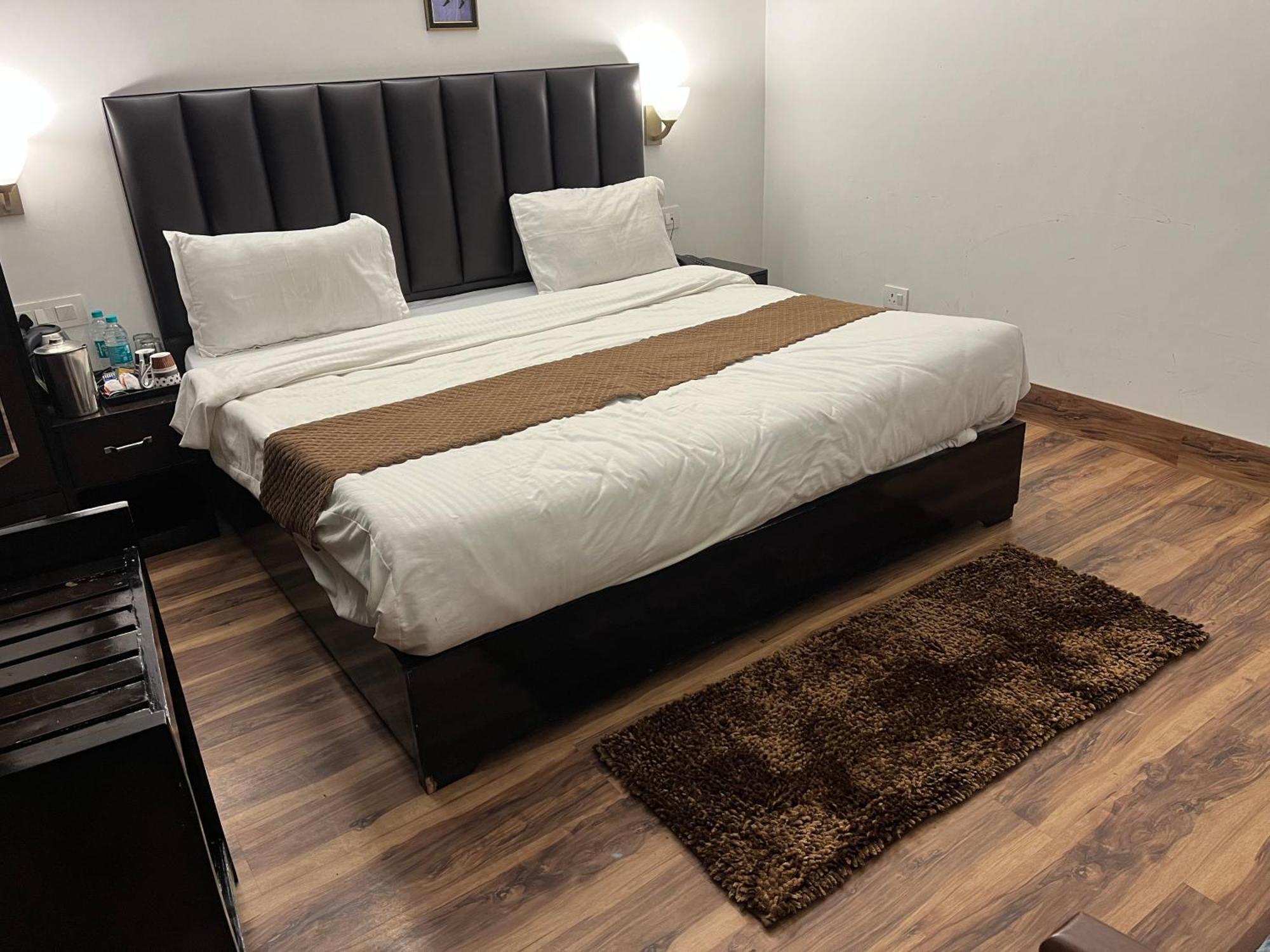 נייניטל Cedar Woods Resort By Heyan Hotels מראה חיצוני תמונה