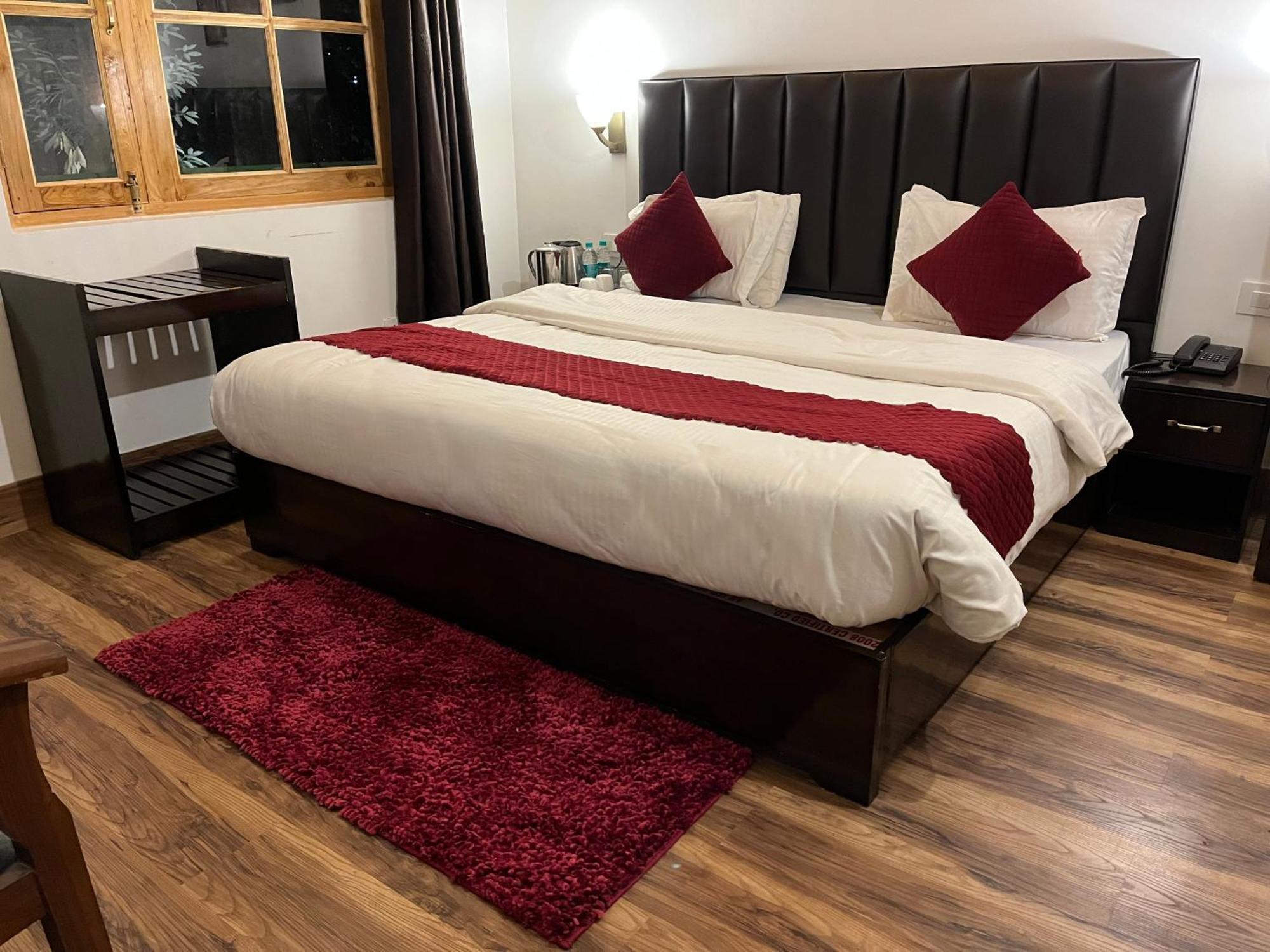 נייניטל Cedar Woods Resort By Heyan Hotels מראה חיצוני תמונה
